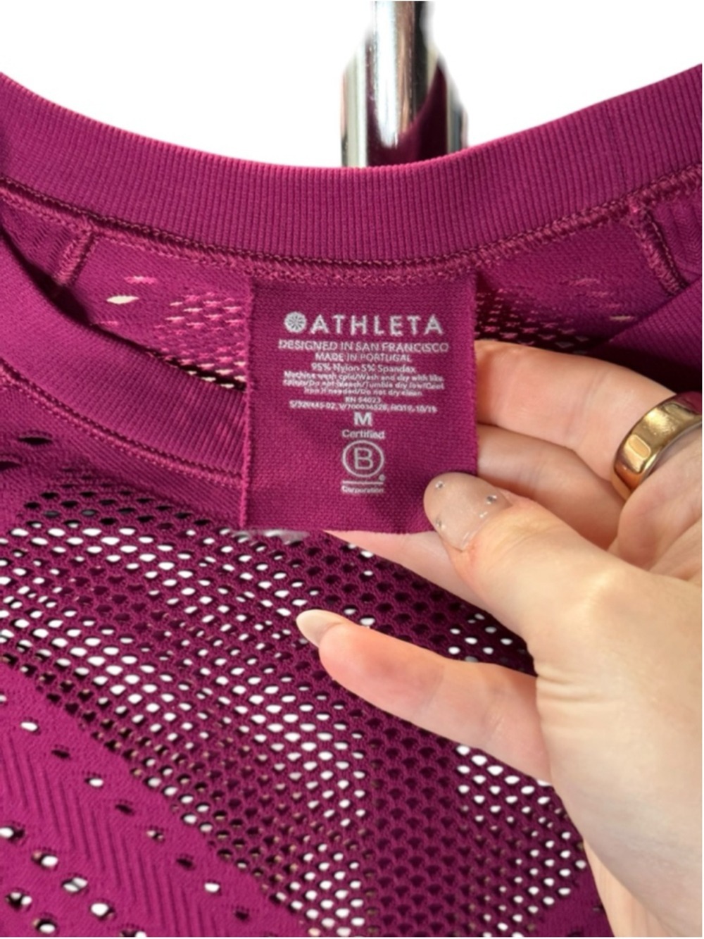 Women's Athleta Magenta Long Sleeve Tee M - Picture 3 of 5